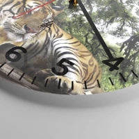 Clock face with numbers