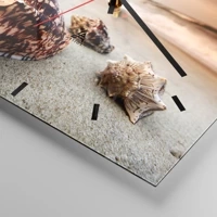 Clock face with lines