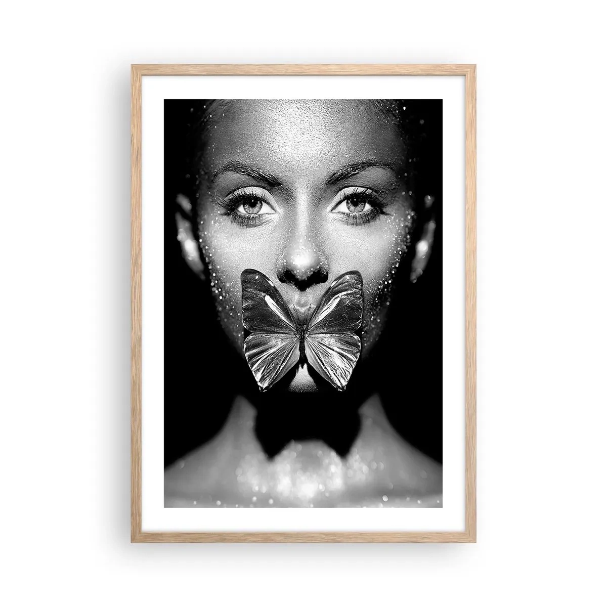 Poster in light oak frame - Butterfly Kiss - 50x70 cm