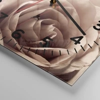 Clock face with numbers