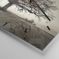 Clock face with lines