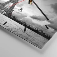 Clock face with lines