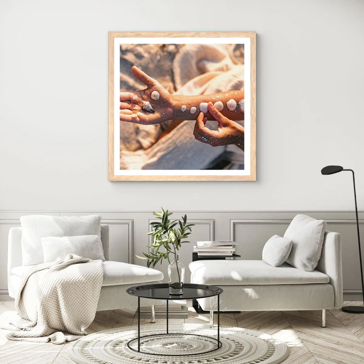 Poster in light oak frame - Beauty at Hand - 30x30 cm