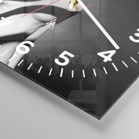 Clock face with numbers