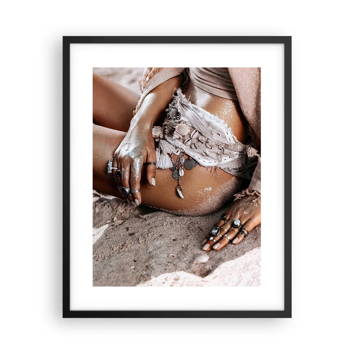Poster in black frame - Thrown Out by the Waves - 40x50 cm