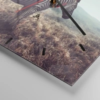 Clock face with lines