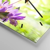 Clock face with lines