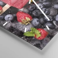 Clock face with lines