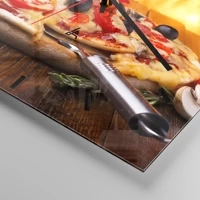 Clock face with lines