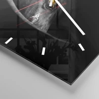 Clock face with lines