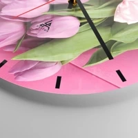 Clock face with lines