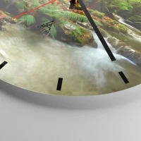 Clock face with lines