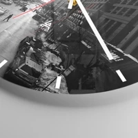 Clock face with lines