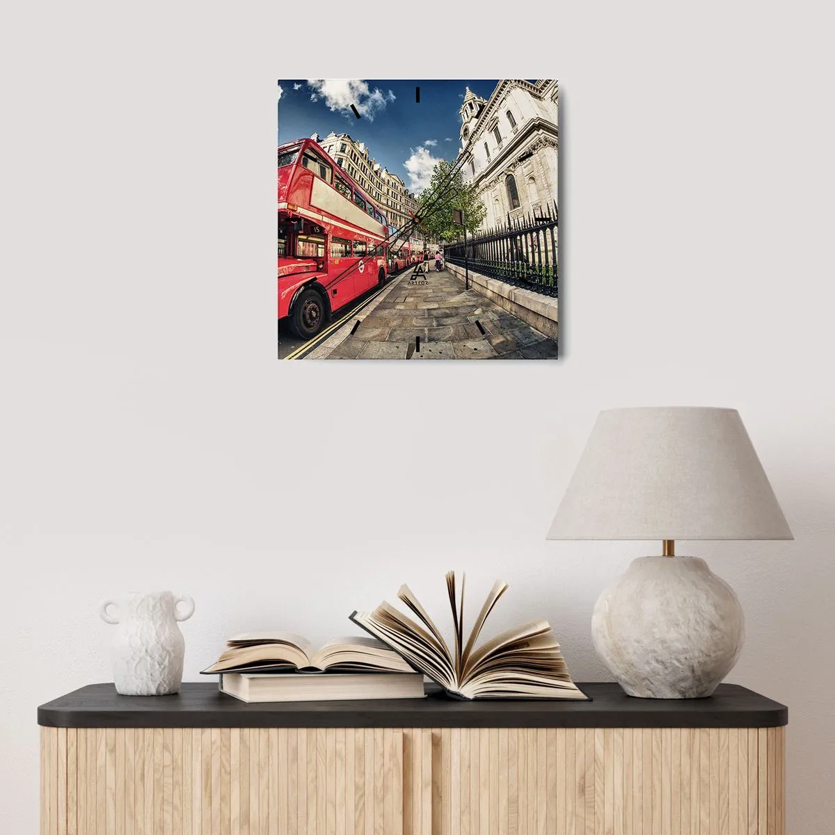 Wall clock - Clock on glass - London Street in Grey and Red - 30x30 cm