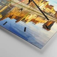 Clock face with lines