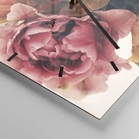 Clock face with lines