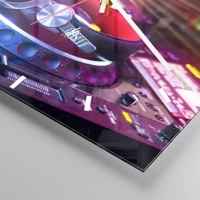 Clock face with lines