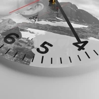 Clock face with numbers