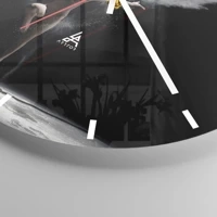 Clock face with lines