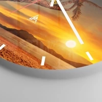 Clock face with lines