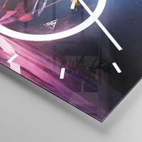 Clock face with lines