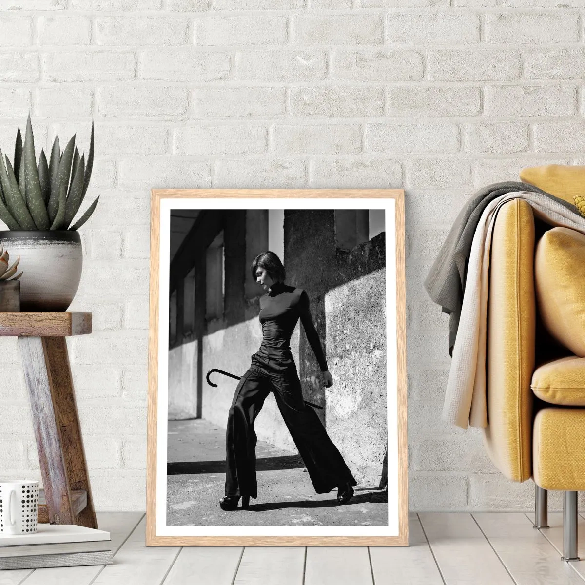 Poster in light oak frame - City Chic - 30x40 cm
