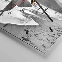 Clock face with lines