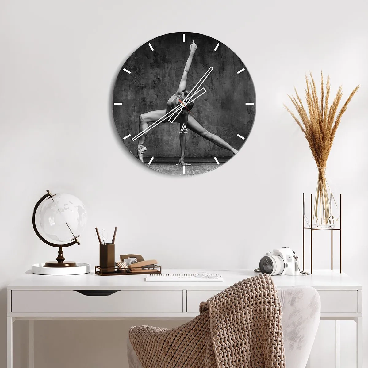 Wall clock - Clock on glass - Ideal of Balance - 40x40 cm