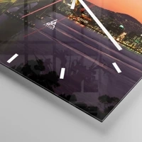 Clock face with lines