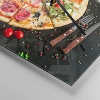 Clock face with lines