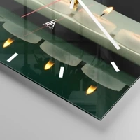 Clock face with lines