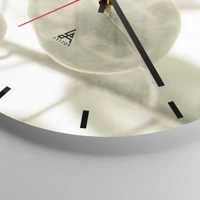 Clock face with lines