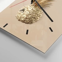 Clock face with lines