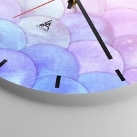 Clock face with lines