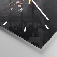 Clock face with lines