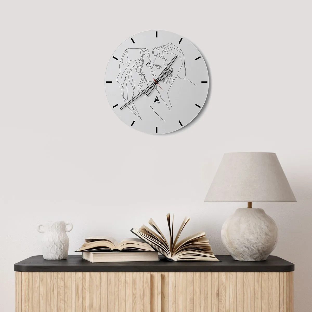 Wall clock - Clock on glass - A minimalist drawing of a couple in love - 30x30cm - With the Same Line - Modern wall decoration for the living room, kitchen, and bedroom ARTTOR