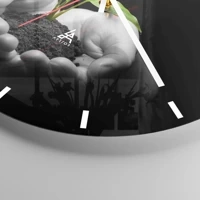 Clock face with lines