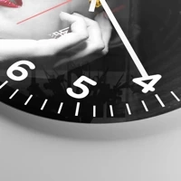 Clock face with numbers