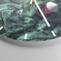 Clock face with lines