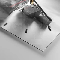 Clock face with lines