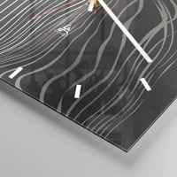Clock face with lines