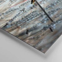 Clock face with lines