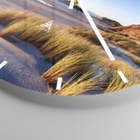 Clock face with lines