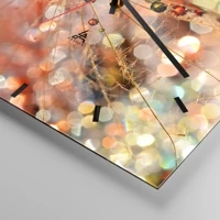 Clock face with lines