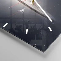 Clock face with lines