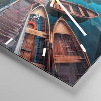 Clock face with lines