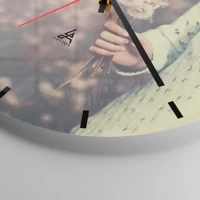 Clock face with lines