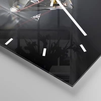 Clock face with lines