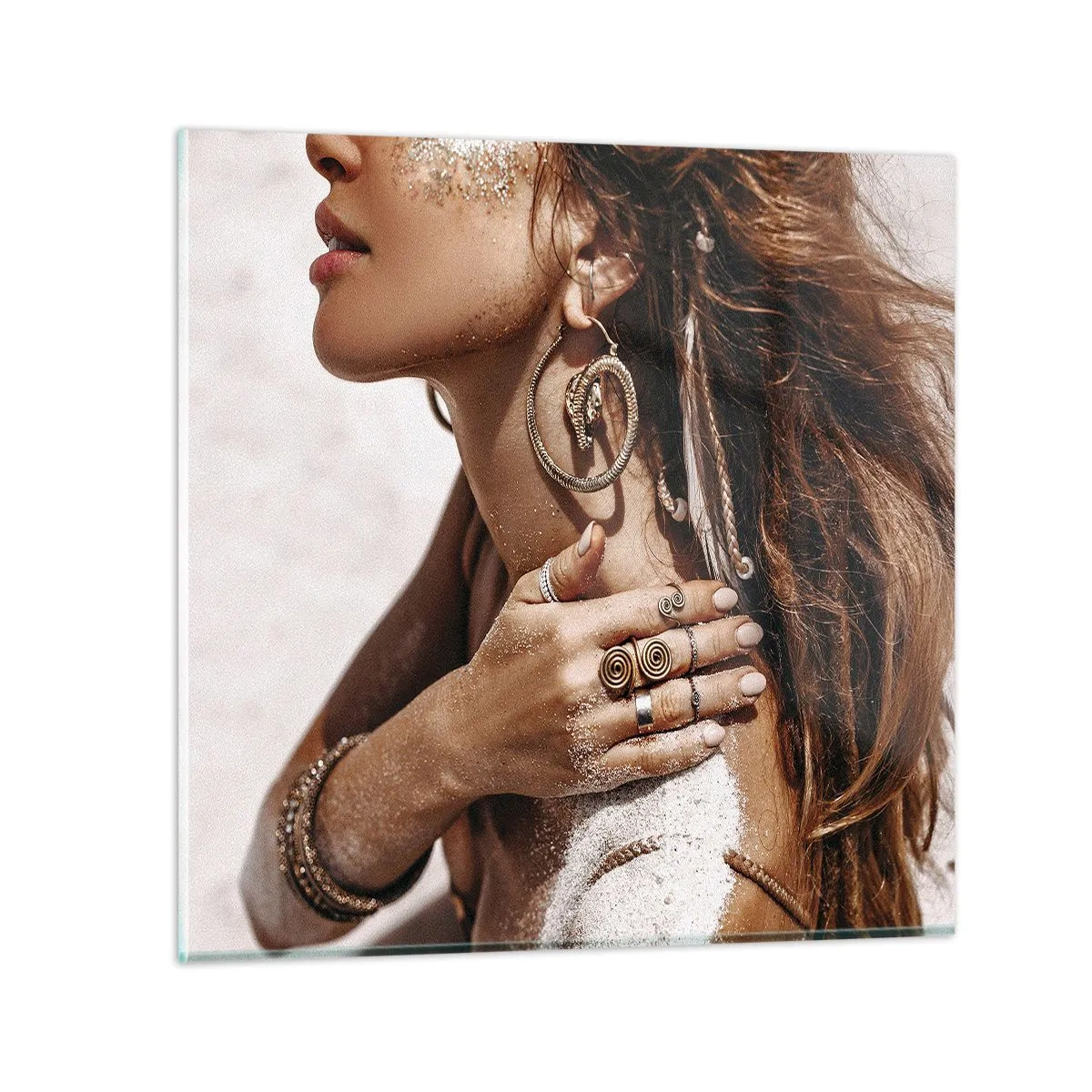 Glass picture - Queen of a Wild Beach - 30x30 cm