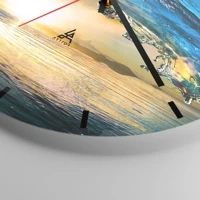 Clock face with lines